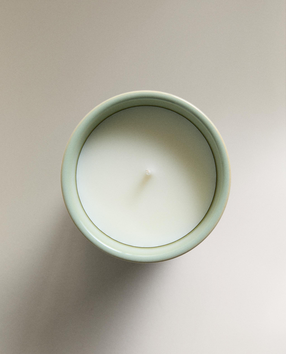 Zara Home Свеча ароматическая Bergamot & Cedarwood 170 г, растительный воск, аромат древесный, Коричневый