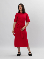 Платье спортивное с разрезами и поясом