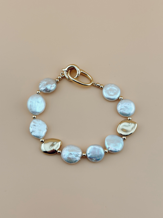 Браслет с плоским жемчугом