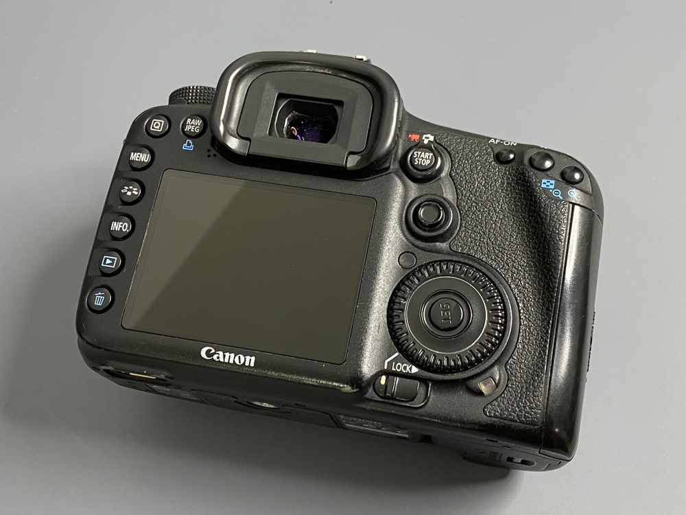 Canon EOS 7D 111.000 кадров