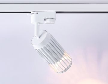 Трековый однофазный светильник со сменной лампой 1*GU10 GL5157 WH белый Track System Ambrella