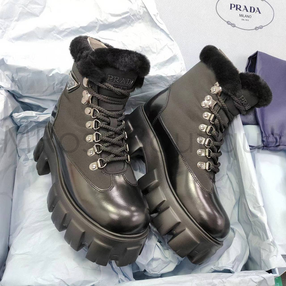 Женские зимние ботинки Prada Monolith Combat с мехом