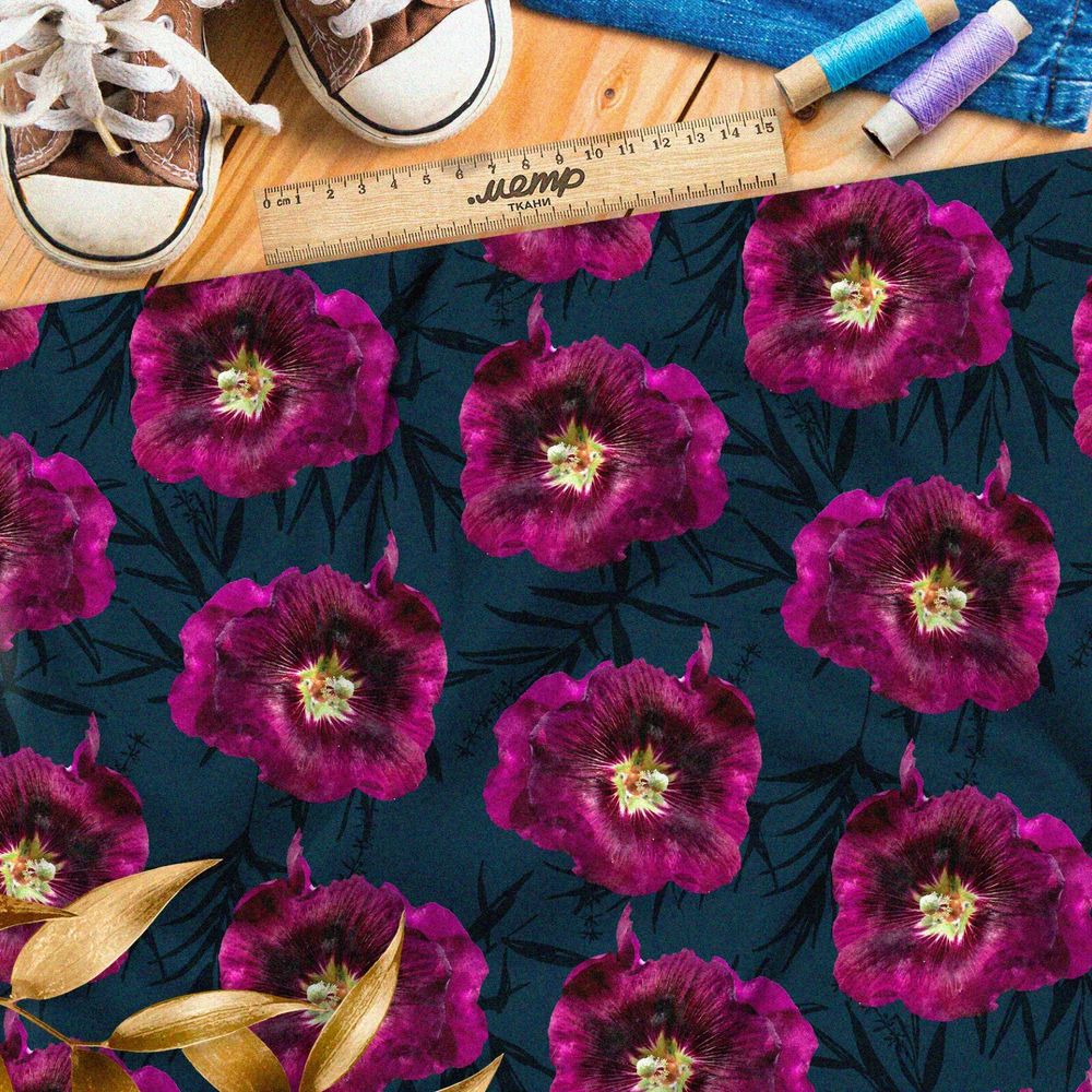 Ткань барби реалистичные сиреневые петуньи на тёмно-зелёном фоне