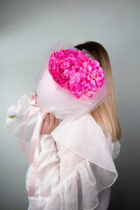 Букет из ярко-розовой гортензии (в упаковку)