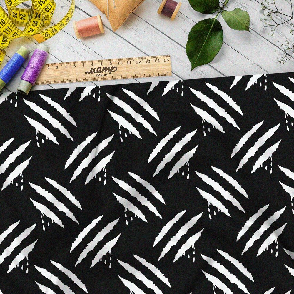 Ткань шифон белые следы от когтей на чёрном фоне