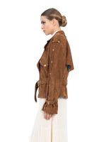 Женская коричневая замшевая куртка-косуха с поясом