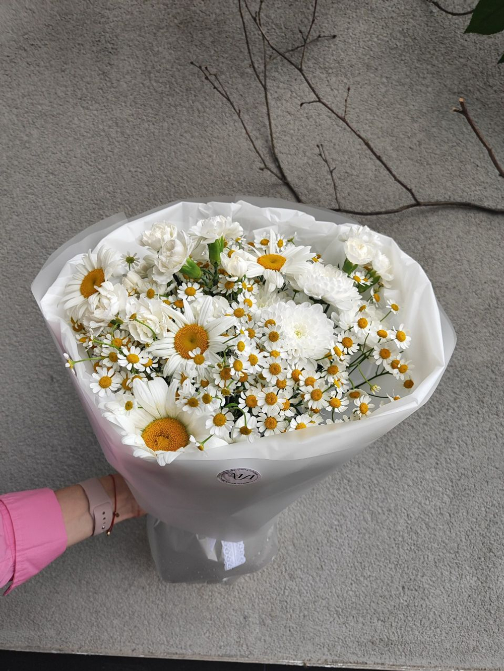 Букет с ромашками, Хризантемой и диантусами