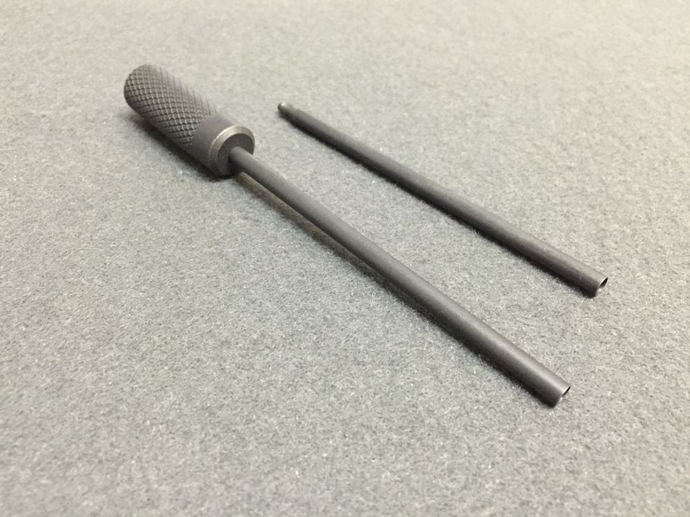 Полевой набор для чистки в сумке (в комплекте мягкий шомпол, держатель патча, нейлоновый ерш, патчи,латунный скребок,нейтральное масло) 223/5.56кал DFK-AR15