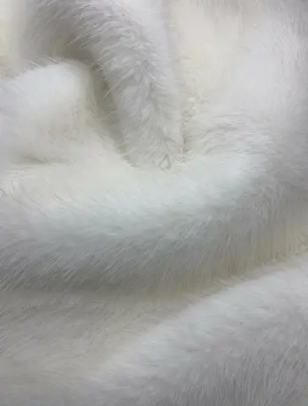 Мех искусственный песец белый средневорсовый 35 мм