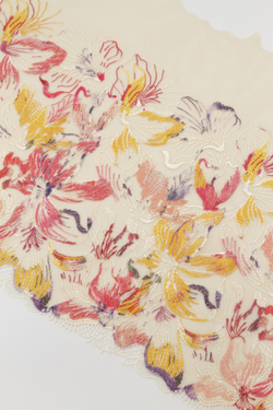 Вышивка на сетке персиковая с мультиколором неэластичная ширина 26 см (правая и левая сторона)