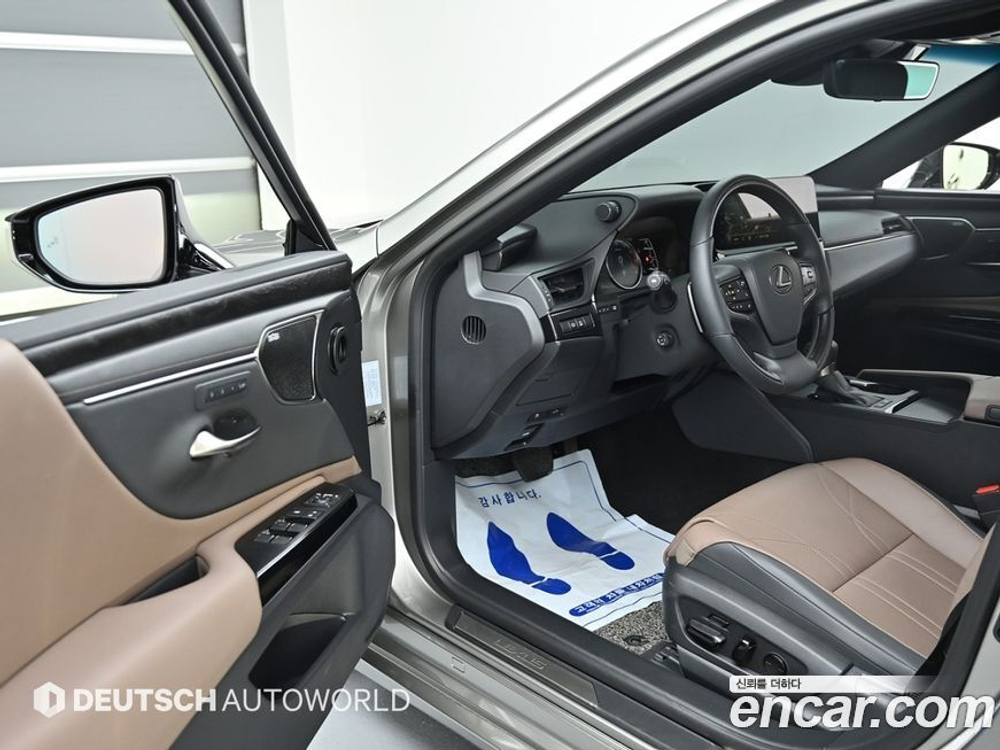 Lexus ES300h 7 Generation Executive (08.2023)