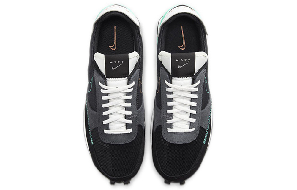 Кроссовки Nike Daybreak