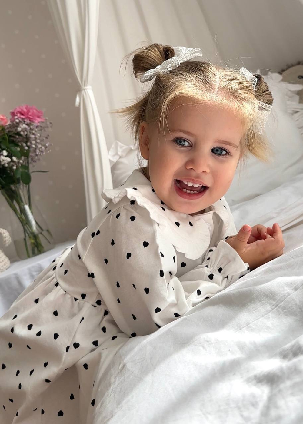 Платье из фланели для малышек «Сердечки», цвет белый