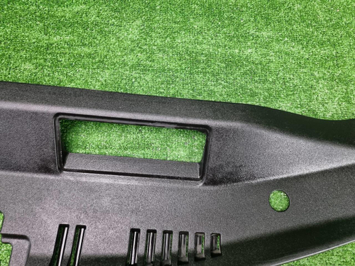 Кожух замка капота Toyota Camry xv70 (2017-н.в.)