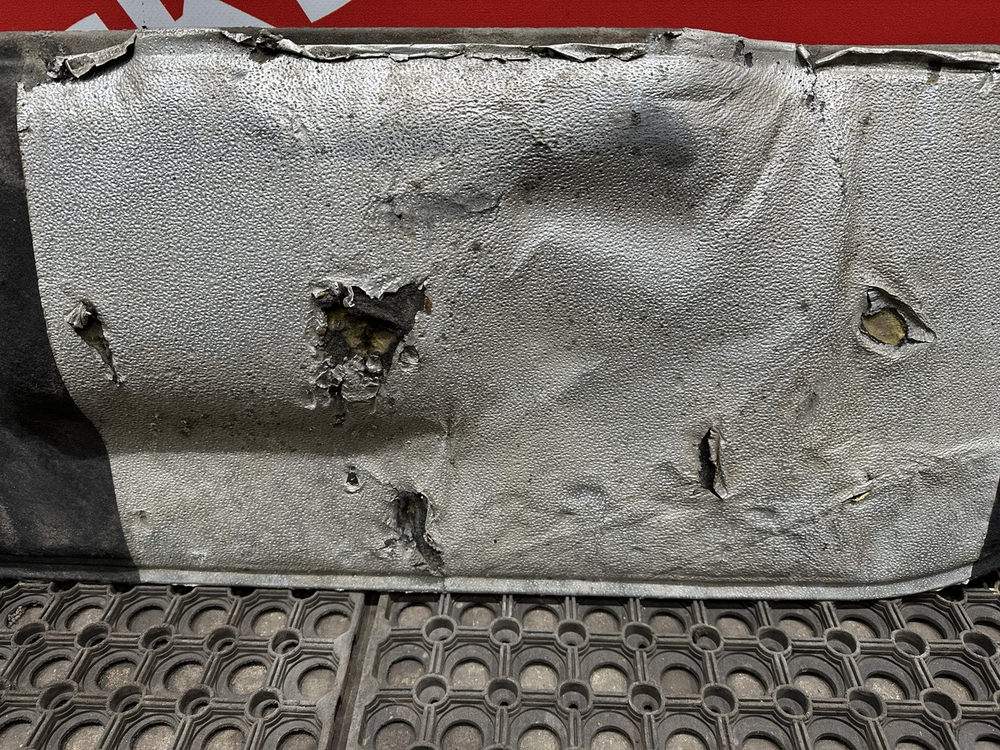 Шумоизоляция двигателя правая 2017г