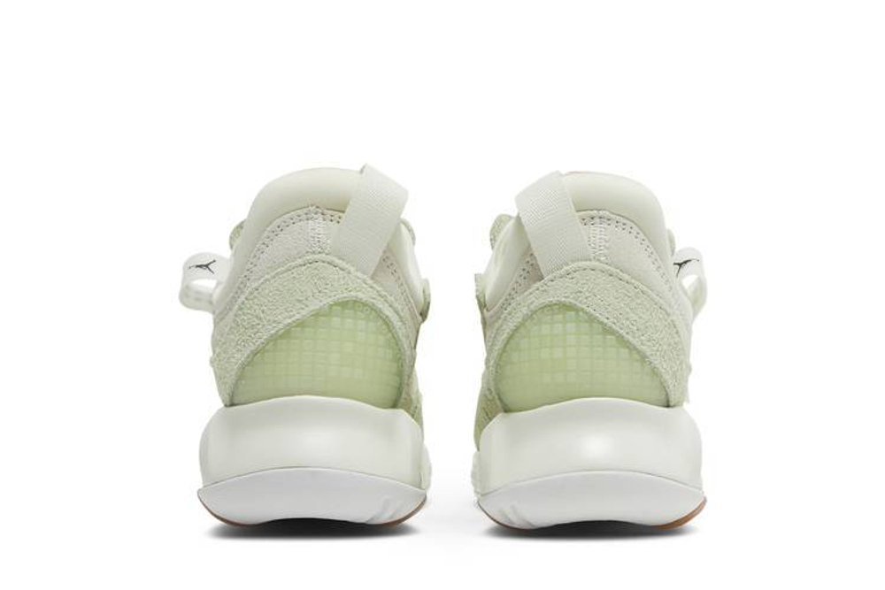 Кроссовки Jordan Ma2 GS (Подростковая размерная сетка)