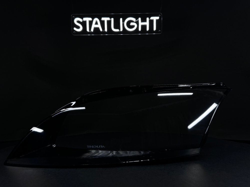 Левое стекло фары AUDI TT 2006-2014