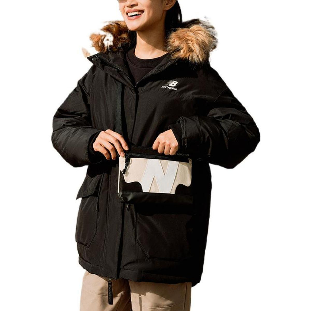 Куртки New Balance Logo, AWJ23330-BK
