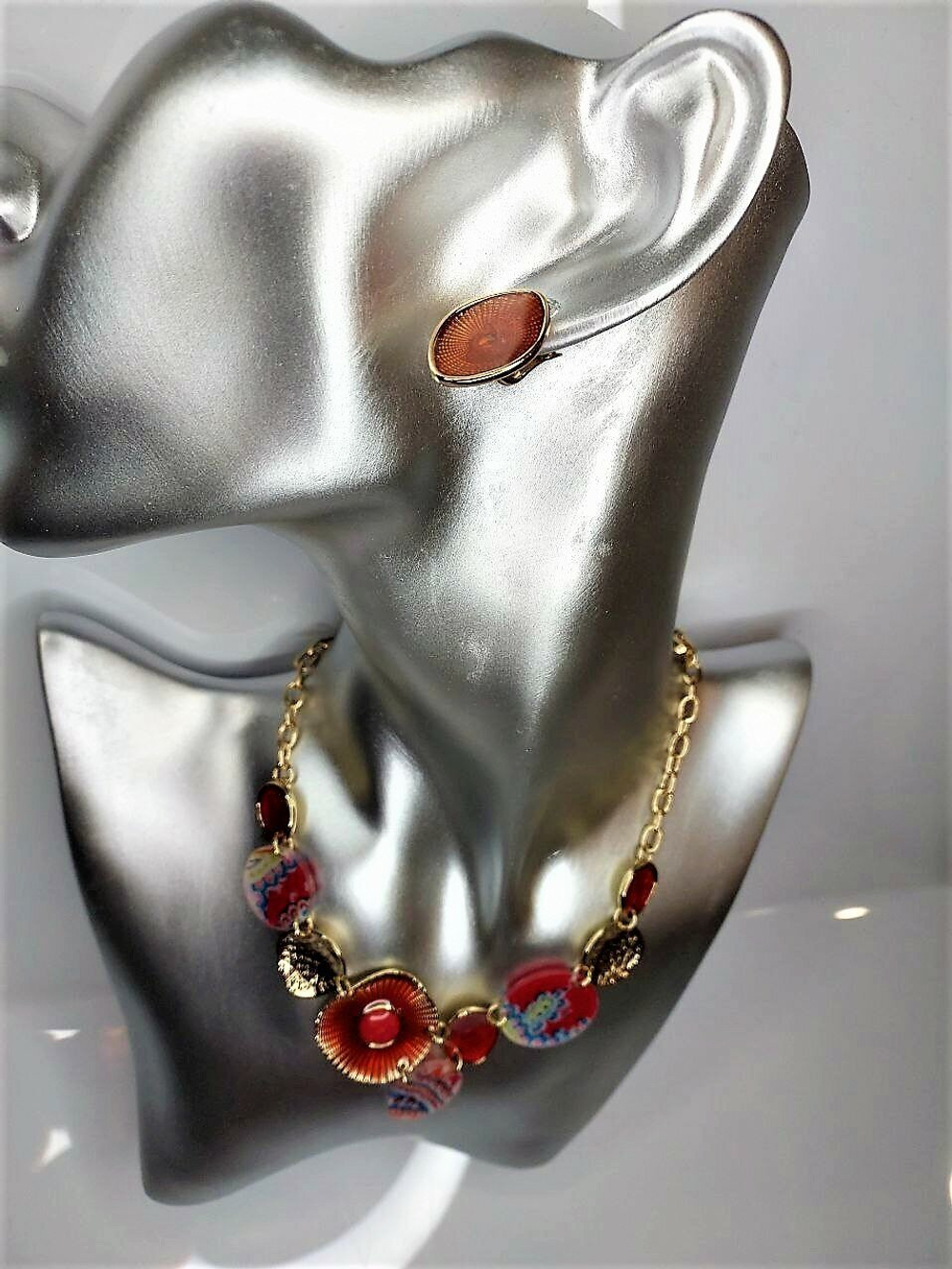 Комплект бижутерии. Набор, колье с серьгам "Ника" в коралловом цвете