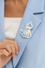 8441 Брошь (молочный / голубой)