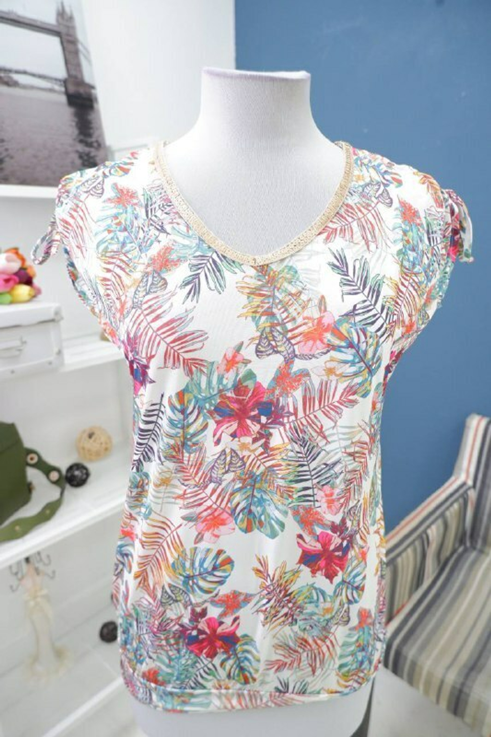 Футболка Clair De Lune с листьями 46 размер