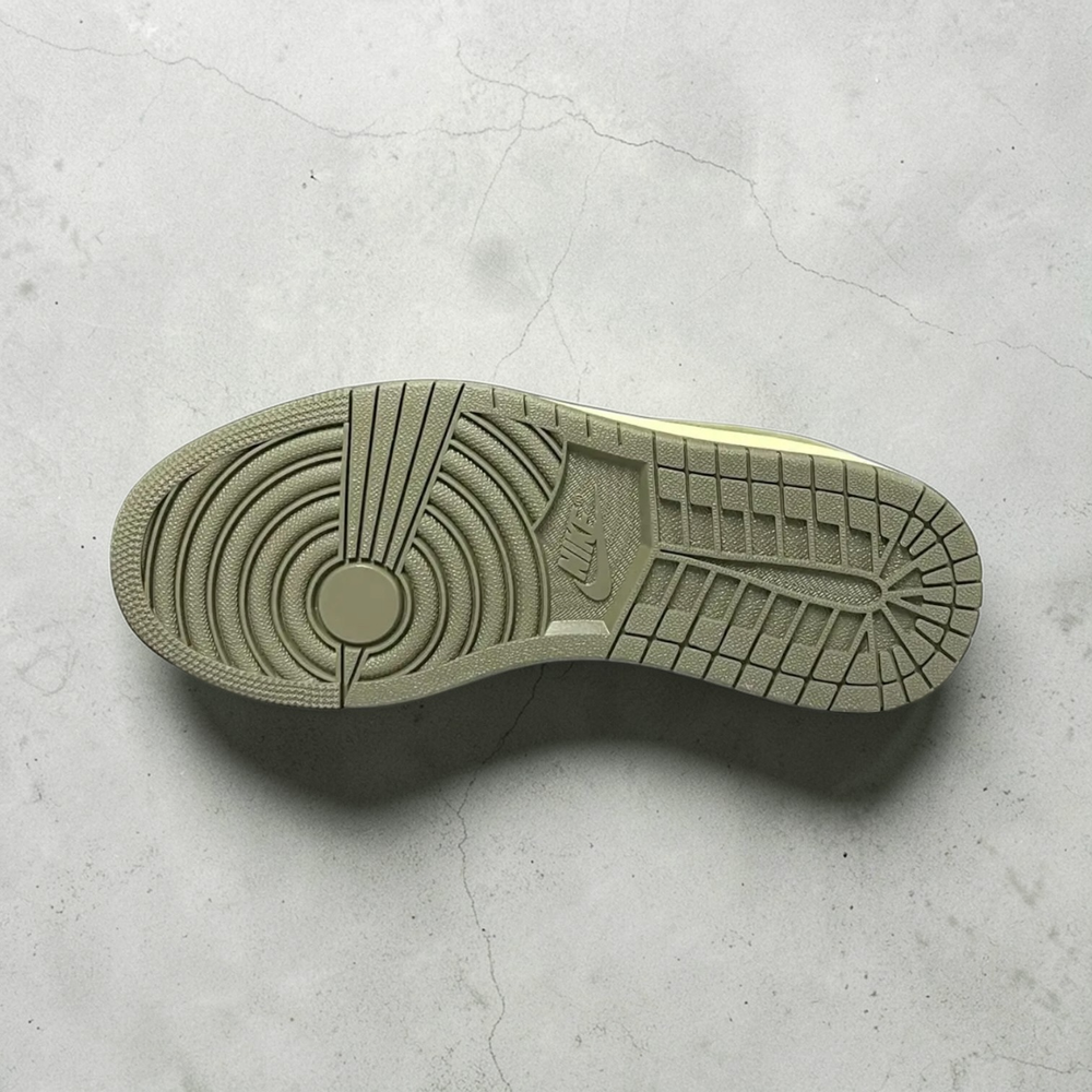 Nike Air Jordan 1 Low x Travis Scott • Olive