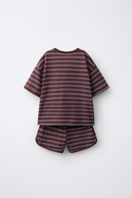 ZARA КОМПЛЕКТ ИЗ ФУТБОЛКИ И ШОРТОВ В ПОЛОСКУ, КОРИЧНЕВЫЙ