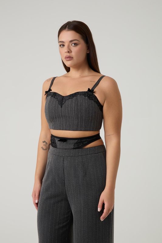 Топ с отделкой из кружева, серый