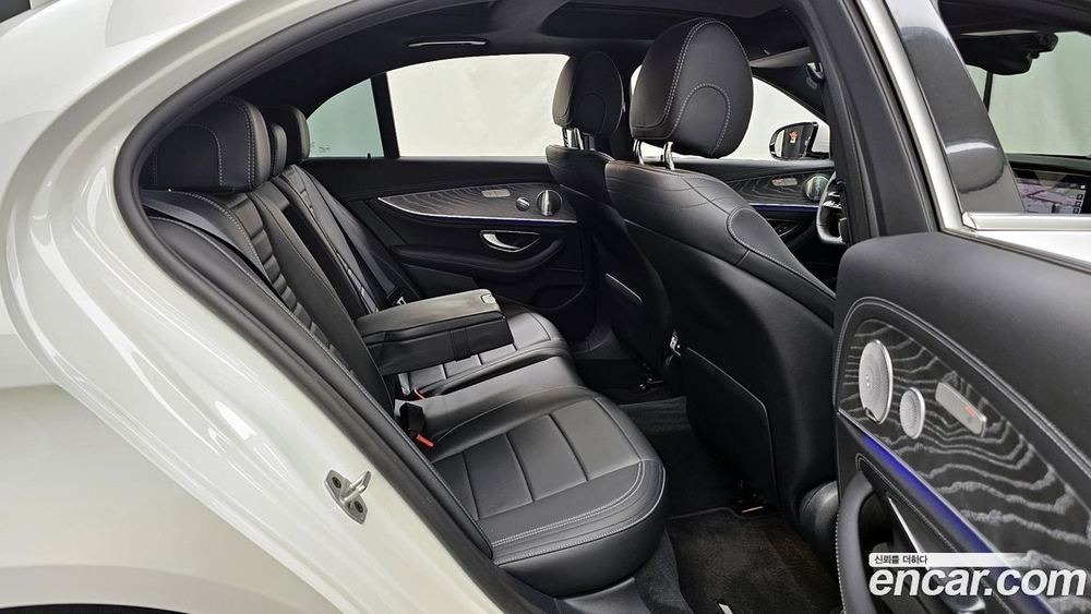 Mercedes-Benz E-Class W213 E350 4MATIC AMG Line Editions (12.2020)
