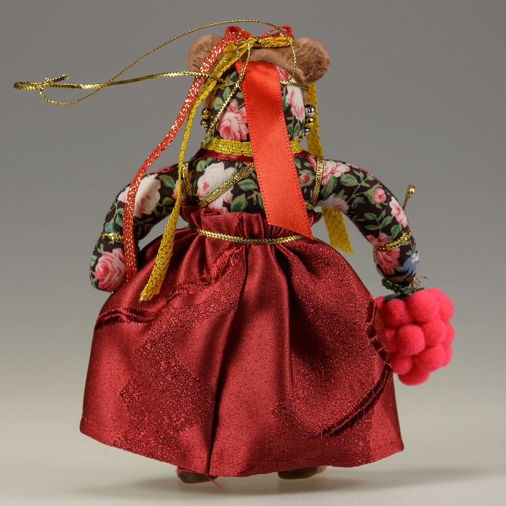 Ёлочная игрушка Медведица "Маша" с малиной