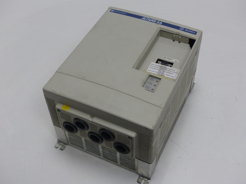 Schneider Electric ATV66U90N4