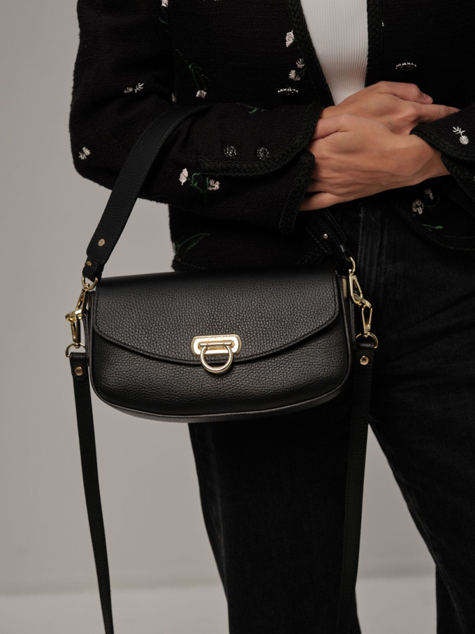 Сумка кожаная на плечо багет черная