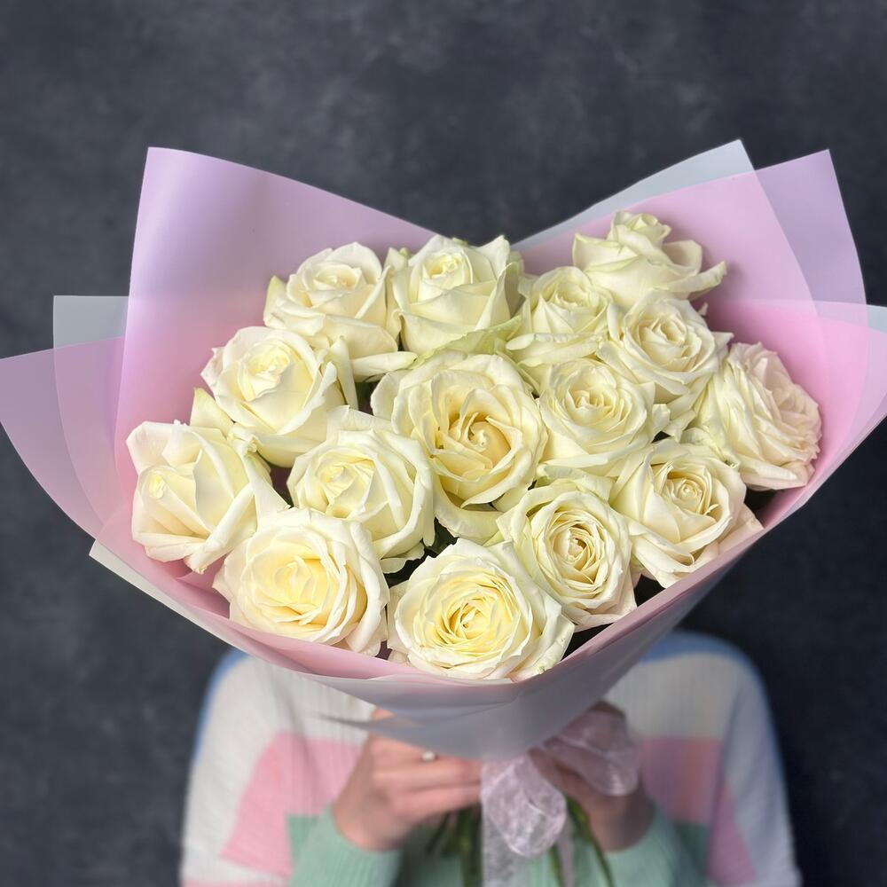 Букет из 15 белых ароматных роз