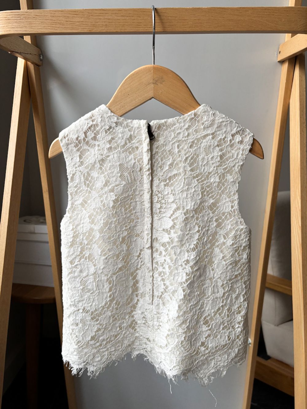 Кружевной костюм Dolce & Gabbana, 98