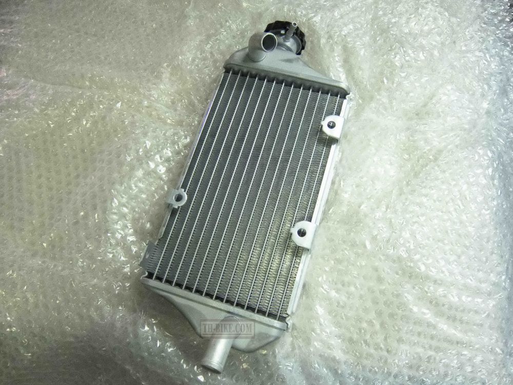 19010-KZZ-901. RADIATOR COMP. (T.RAD). Radiator Honda CRF250L. CRF250M 2012-2016. OEM.