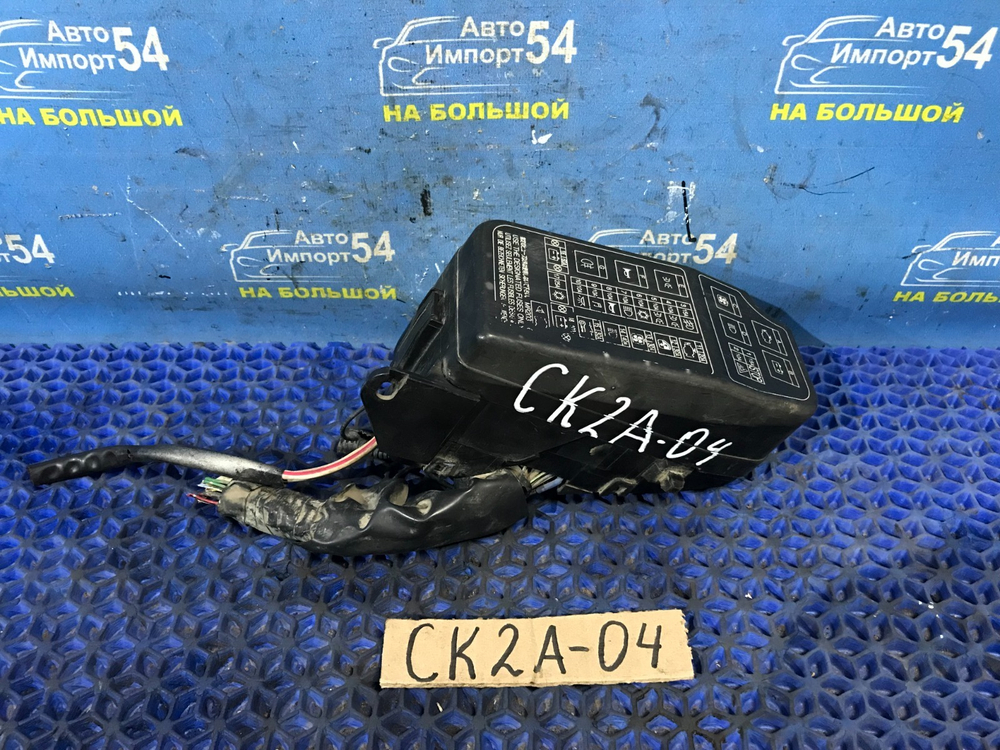 Блок предохранителей подкапотный MITSUBISHI LANCER 1998