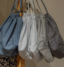 небольшая тканевая сумка (уточняйте наличие цветов в instagram)