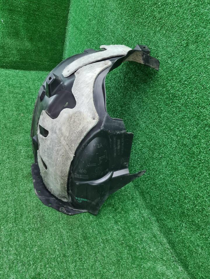 Подкрылок передний левый Mercedes GLE C292 (15-19)