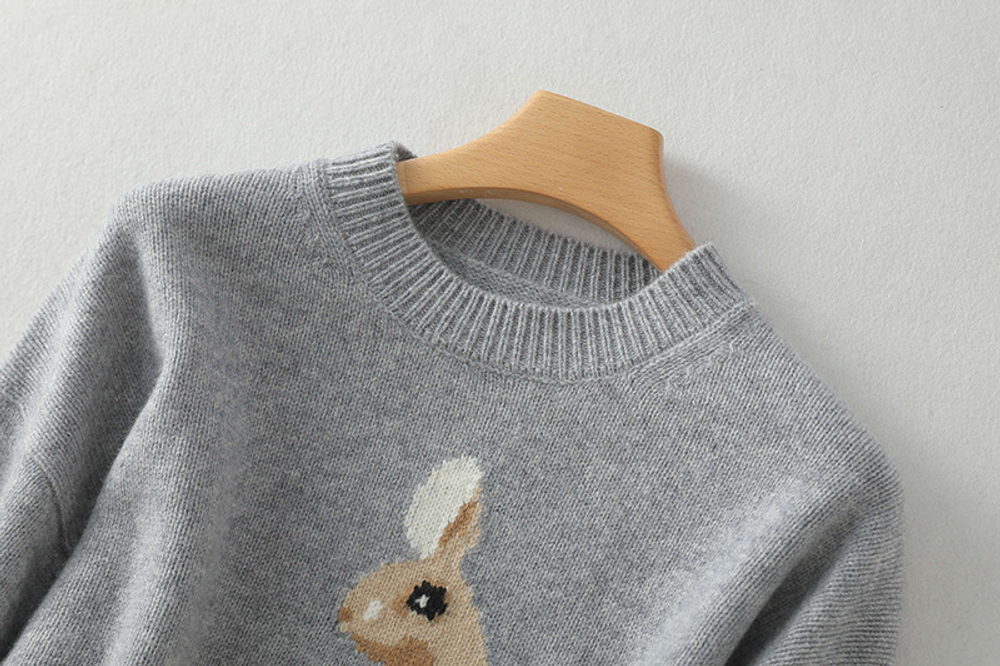 Свитер из австралийской шерсти с круглым вырезом и вышивкой с оленёнком