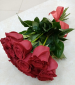 15 красных роз (длина 40 см)