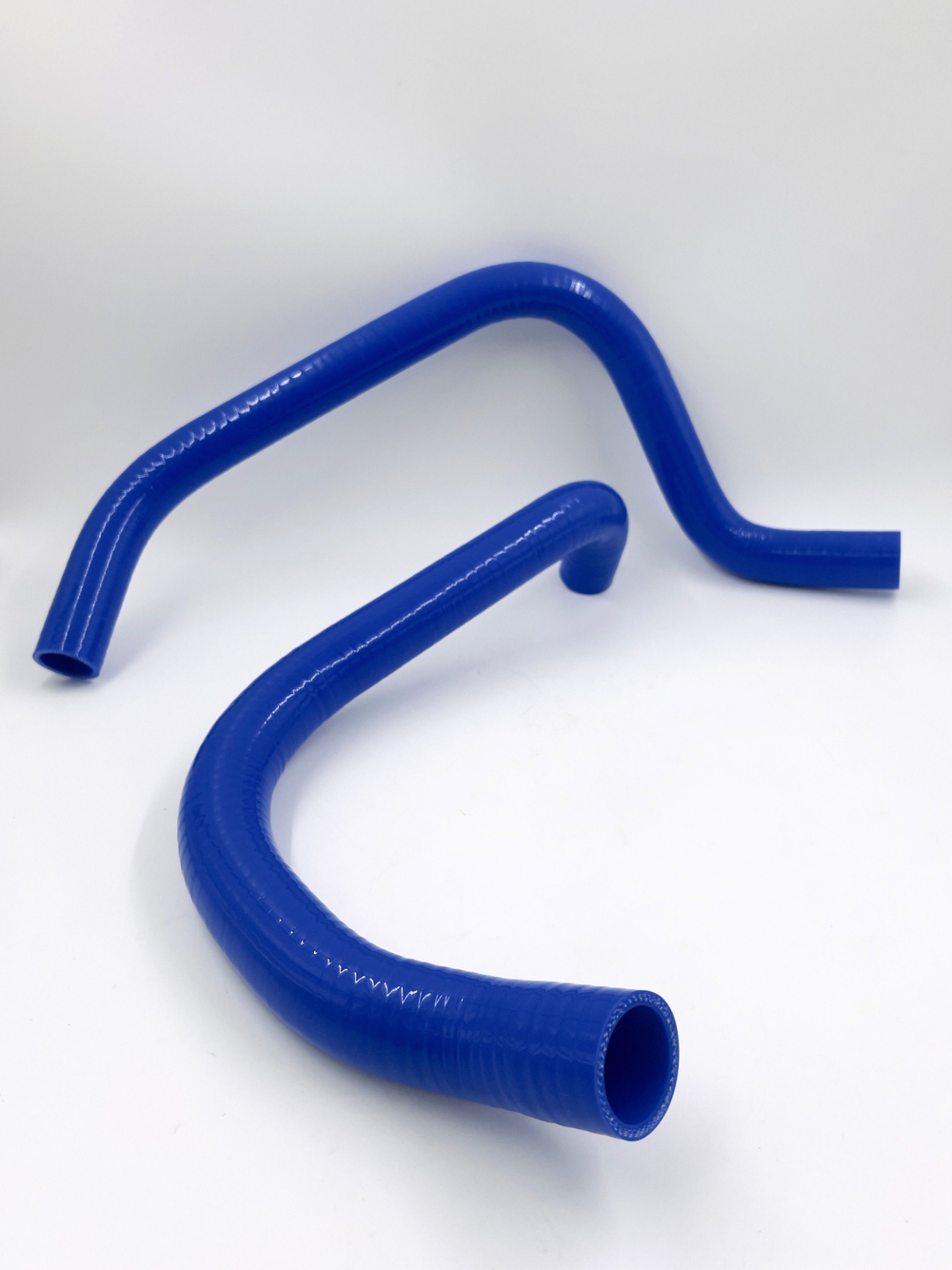 Патрубки радиатора Лада Веста ДВС 1.8л Р4М 16-кл силикон синий 2 шт