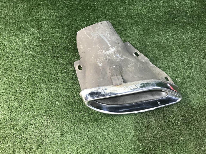 Насадка глушителя правая Mercedes E W213 (2016-2021)