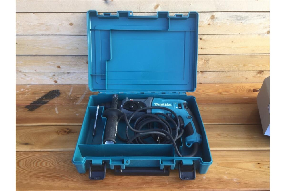 Перфоратор,SDS+,780Вт,3реж,2.7Дж,0-4500у\м,2.6кг,чем,+ набор буров D-00795 Makita HR2470X15