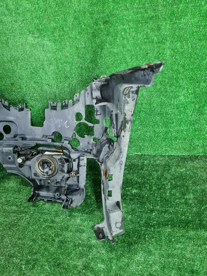 Кронштейн переднего бампера Mercedes C w203 (2000-2008)