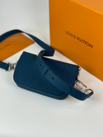 Сумка-мессенджер Louis Vuitton