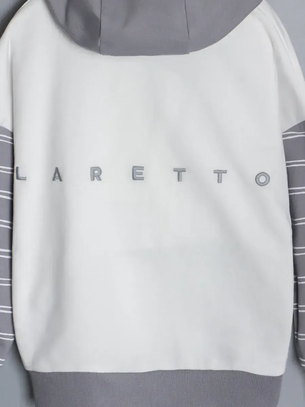 Спортивный костюм для девочки в школу