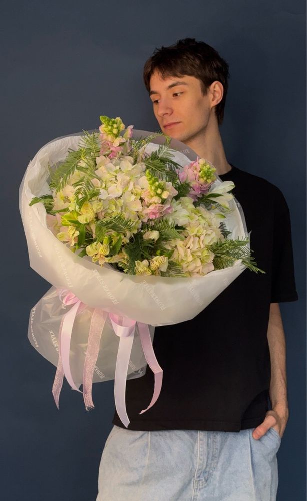 Сборный букет с Гортензией