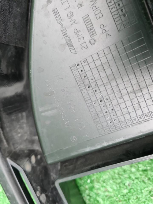 Решетка перед. бампера Mercedes E W213 (20-23) AMG