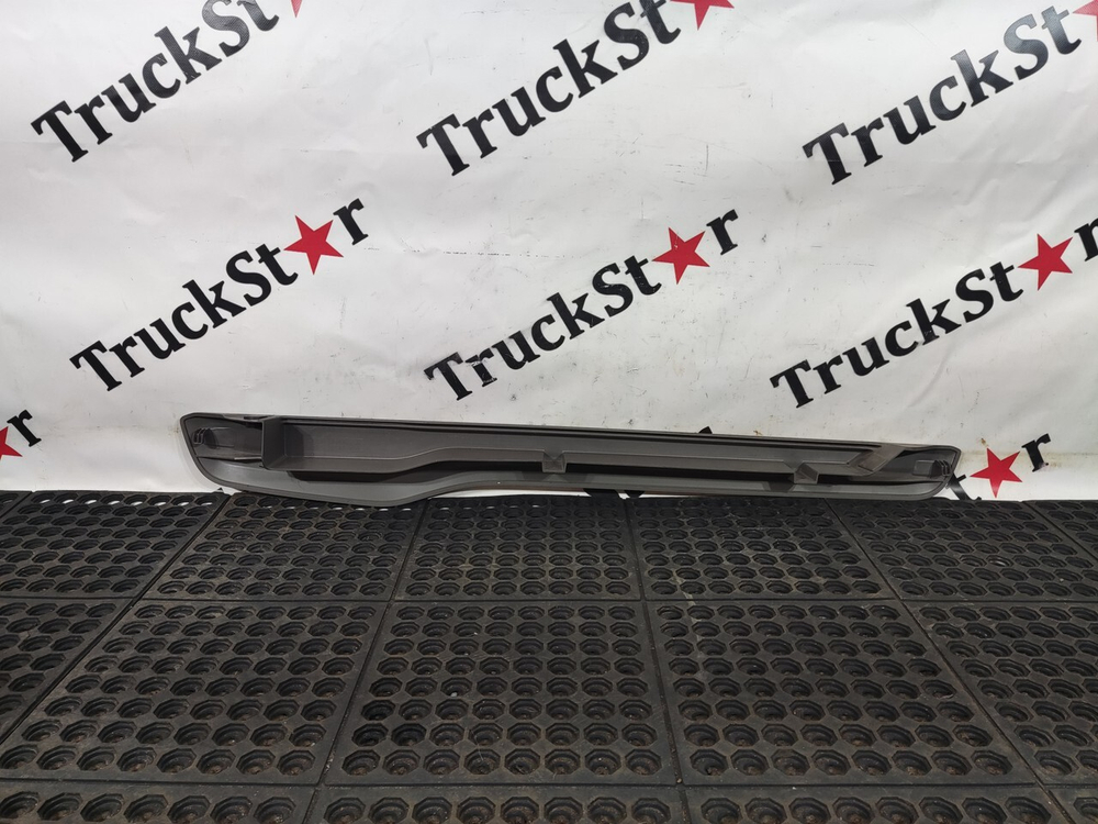 Накладка потолка правая