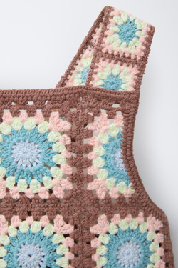 ZARA ТРИКОТАЖНЫЙ КОМБИНЕЗОН С КРУЖЕВОМ КРОШЕ, КОРИЧНЕВЫЙ